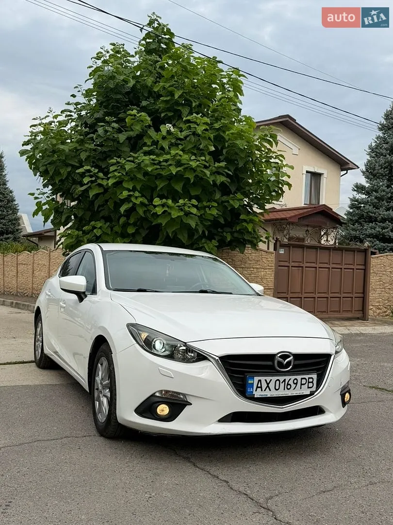 Mazda 3, 2013