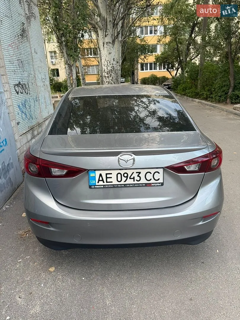 Mazda 3, 2015