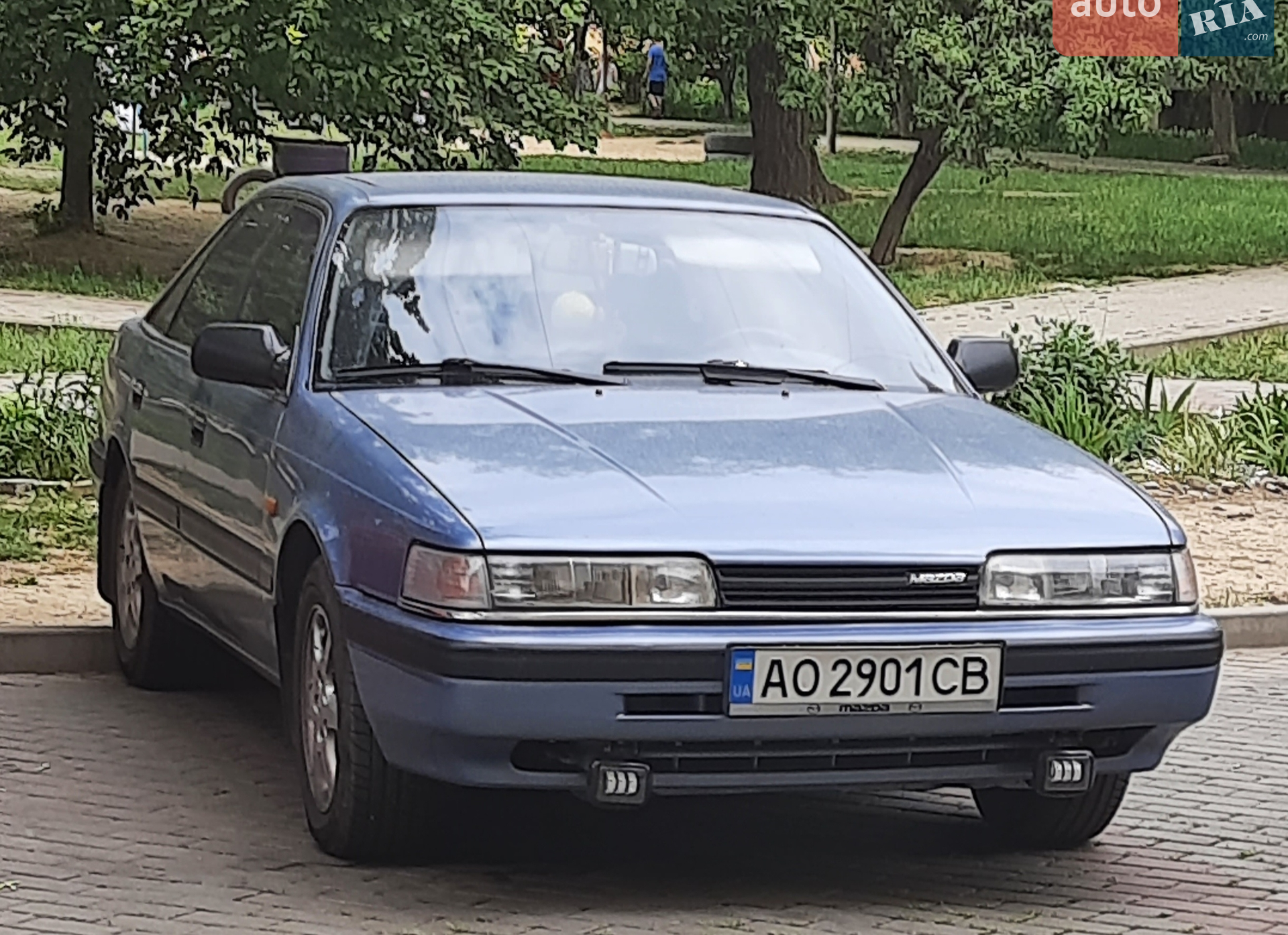 Mazda 626, 1989