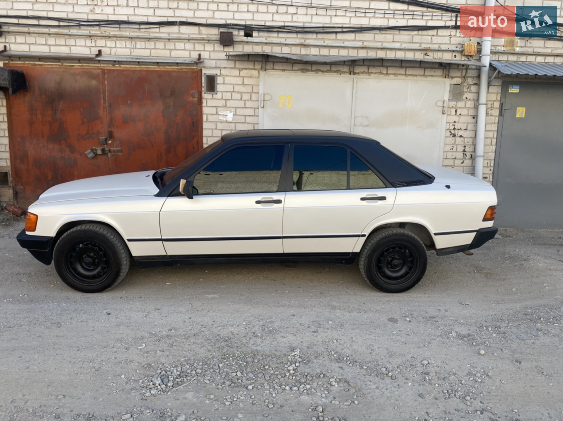 Mercedes-Benz 190, 1985