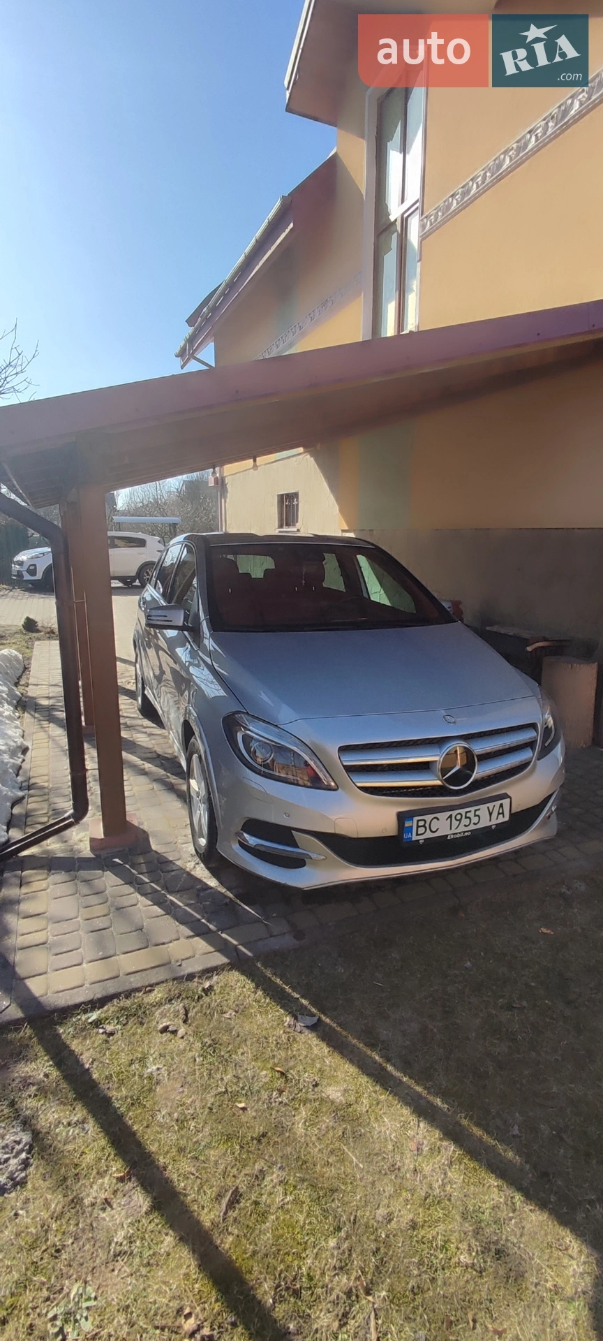 Mercedes-Benz B-Class 2015 — 1