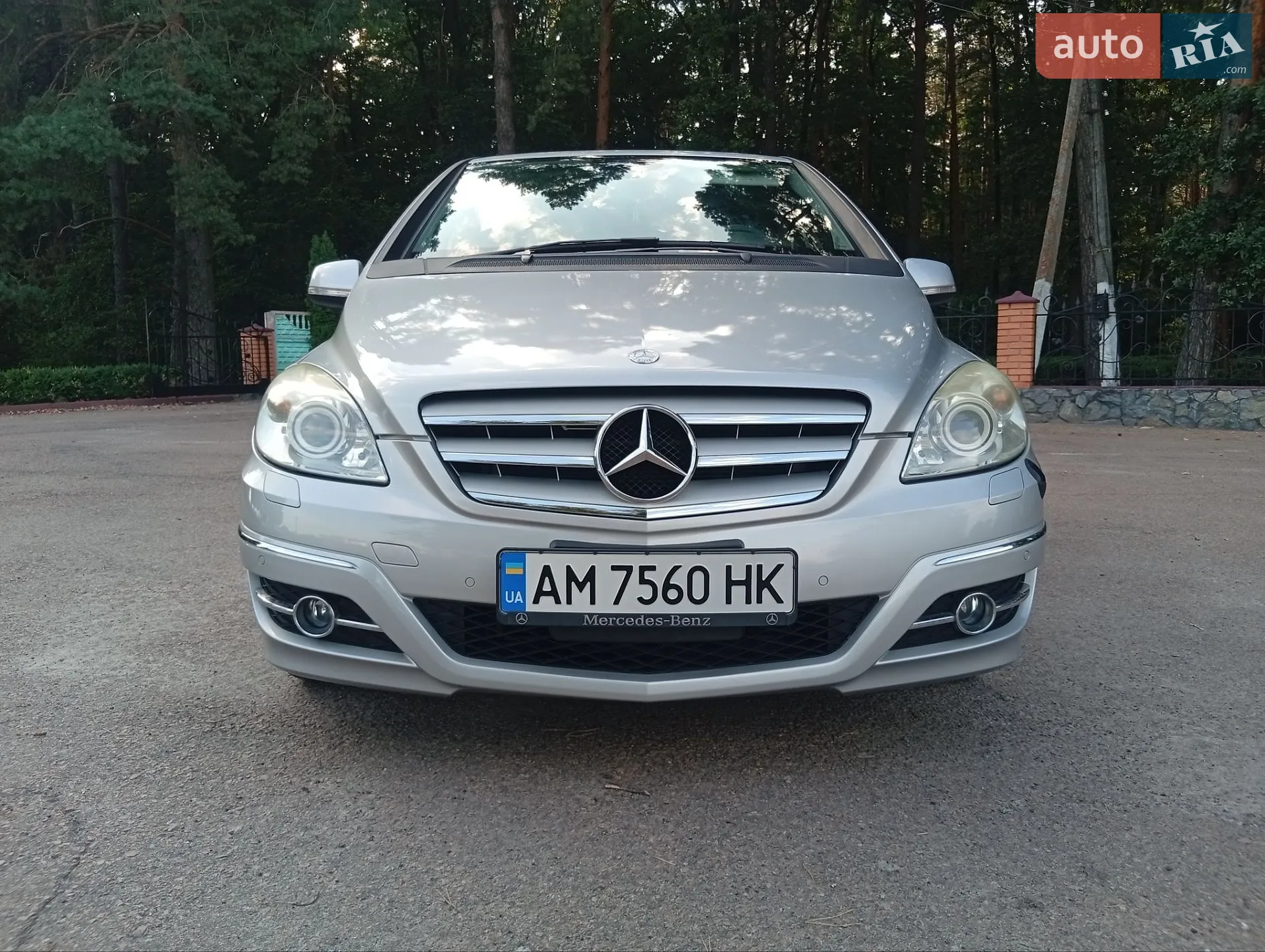 Mercedes-Benz B-Class 2010 — 1
