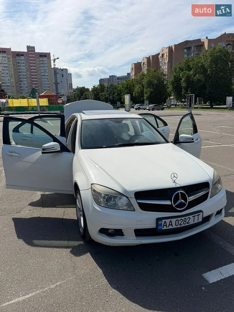 Mercedes-Benz C-Class 2010 — 1
