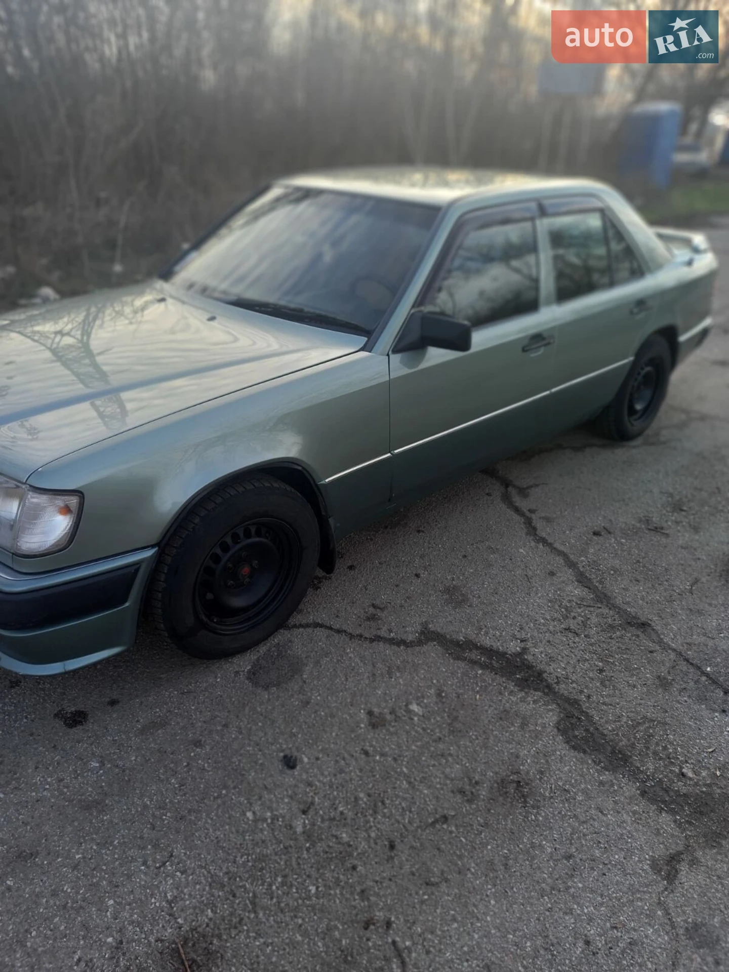Mercedes-Benz E-Class, 1986