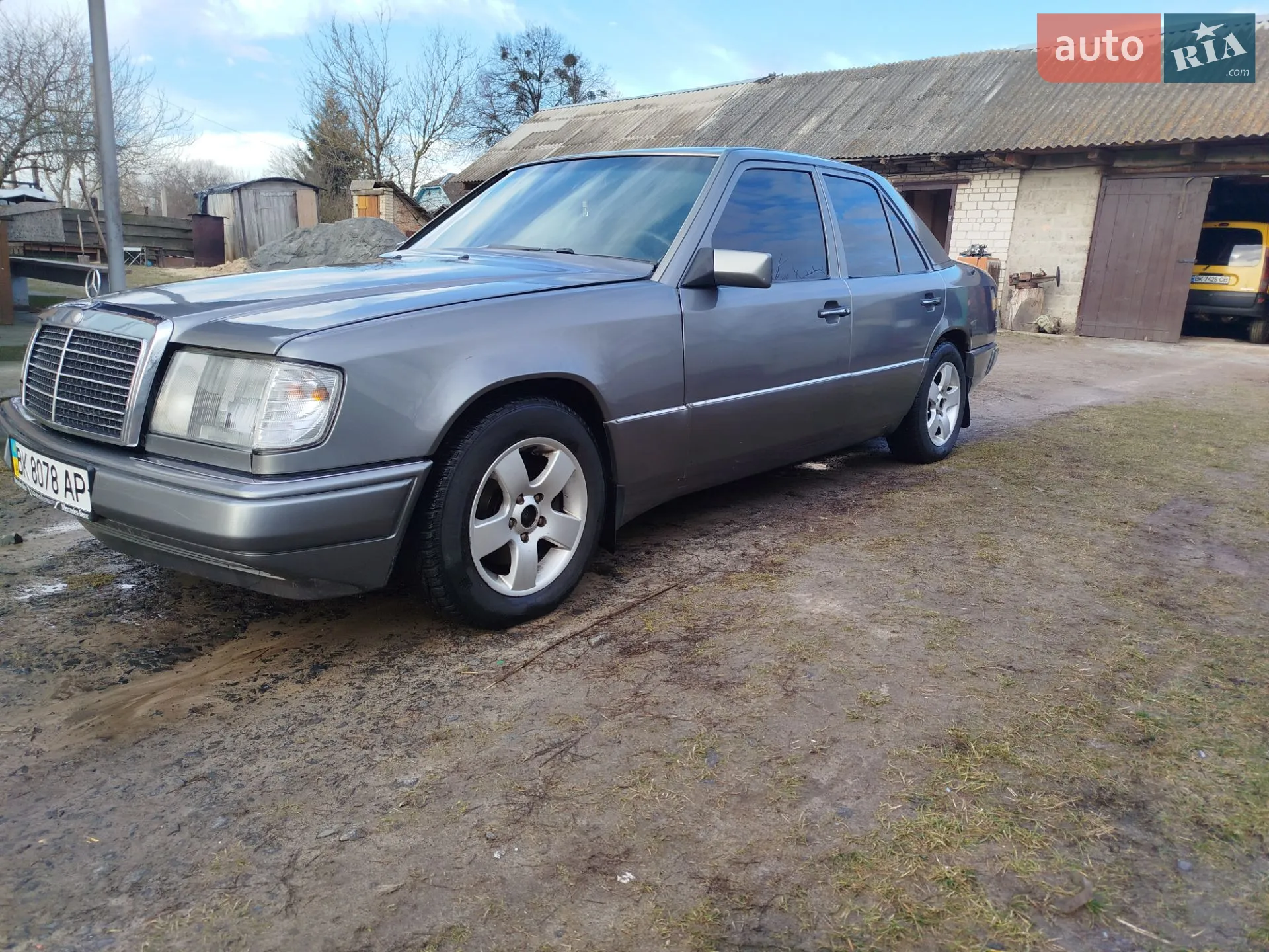 Mercedes-Benz E-Class, 1990