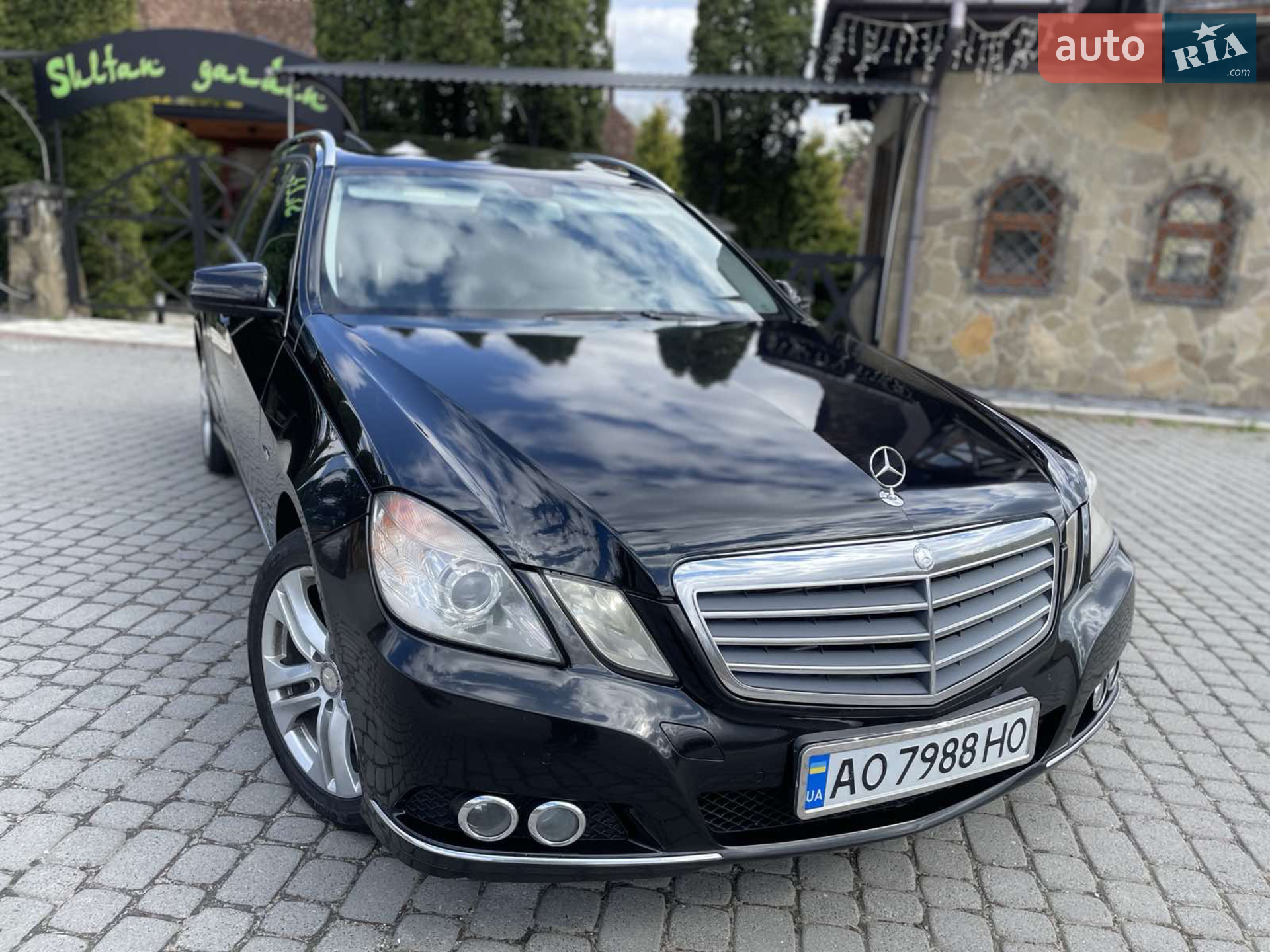 Mercedes-Benz E-Class, 2011