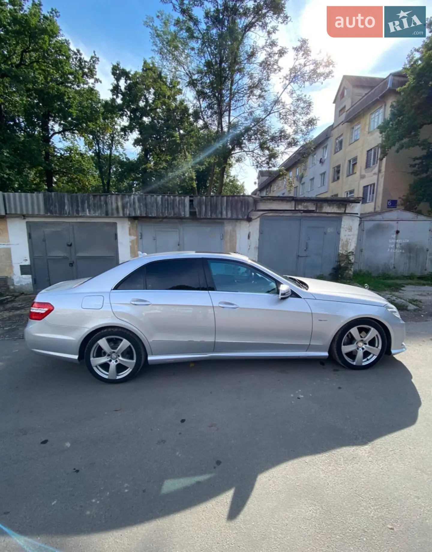 Mercedes-Benz E-Class, 2011