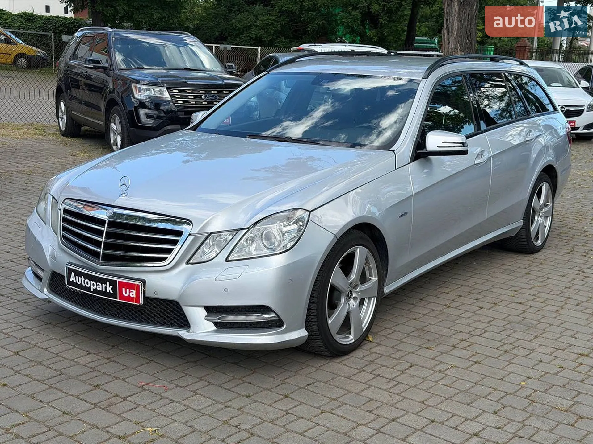 Mercedes-Benz E-Class, 2010
