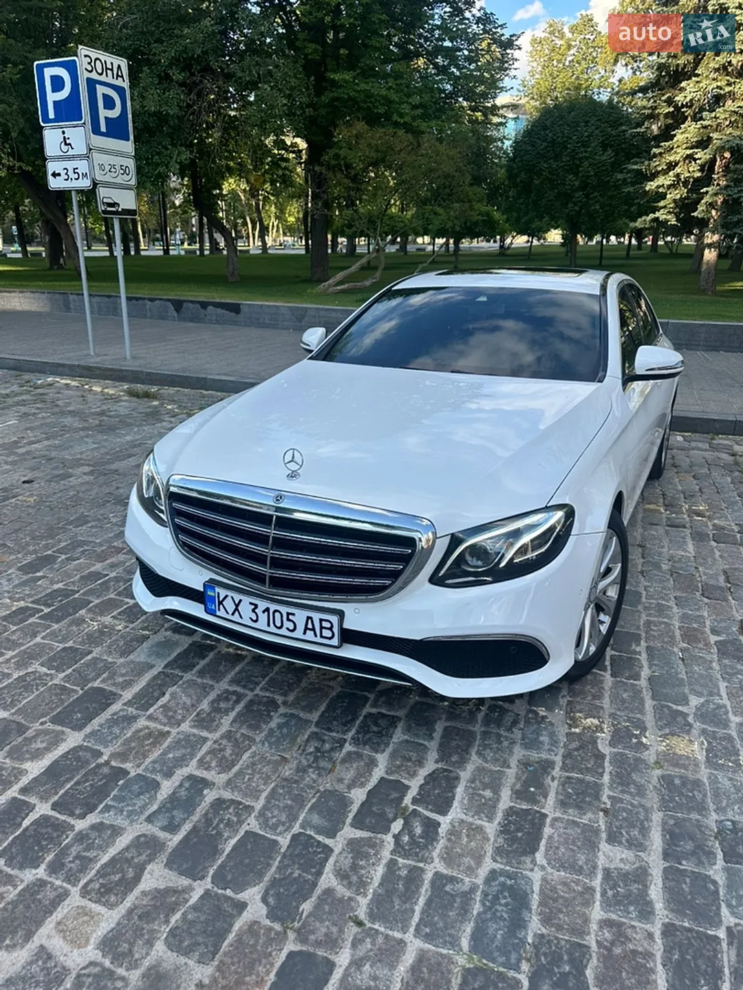Mercedes-Benz E-Class 2016 — 1