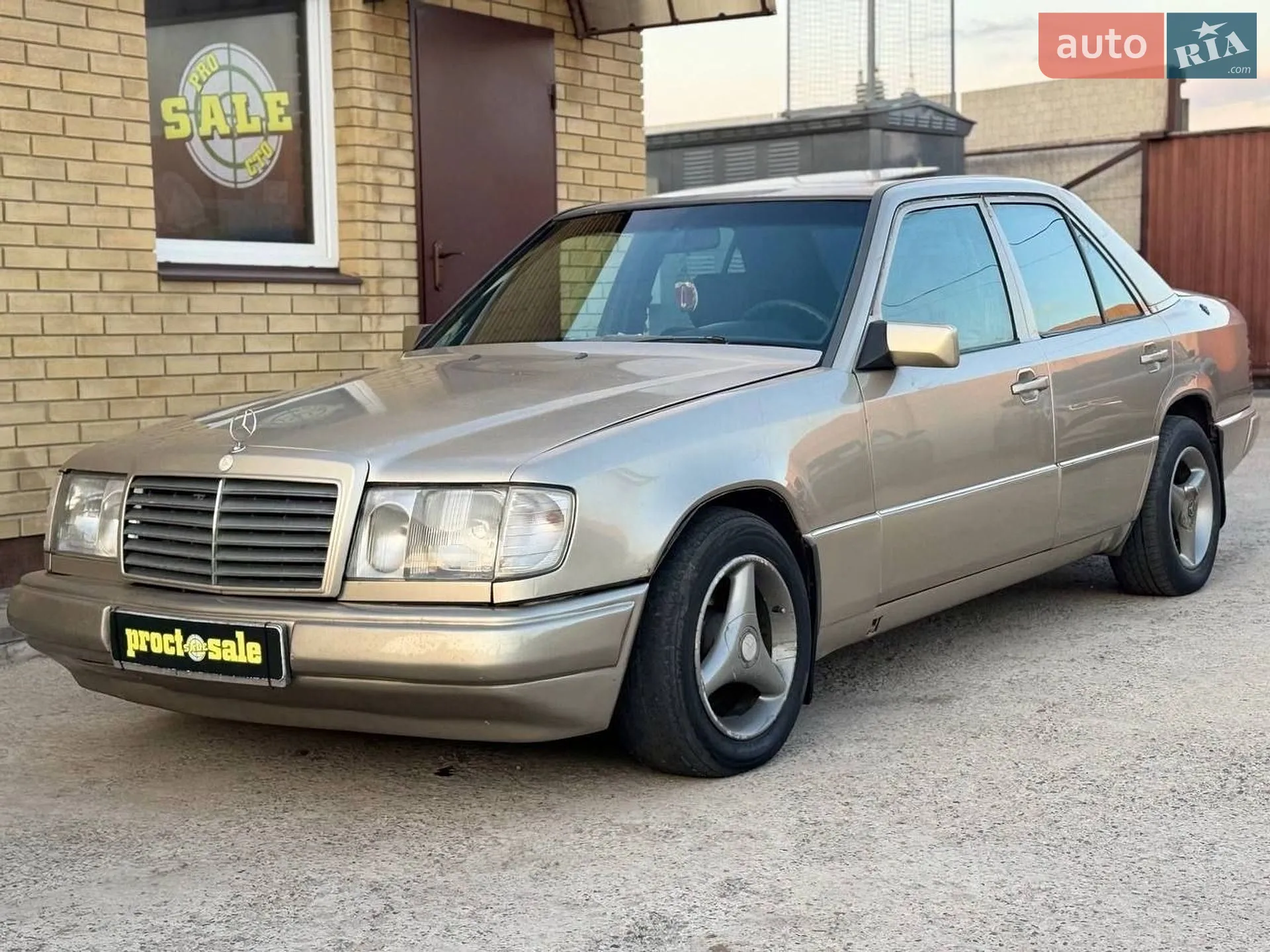 Mercedes-Benz E-Class, 1987