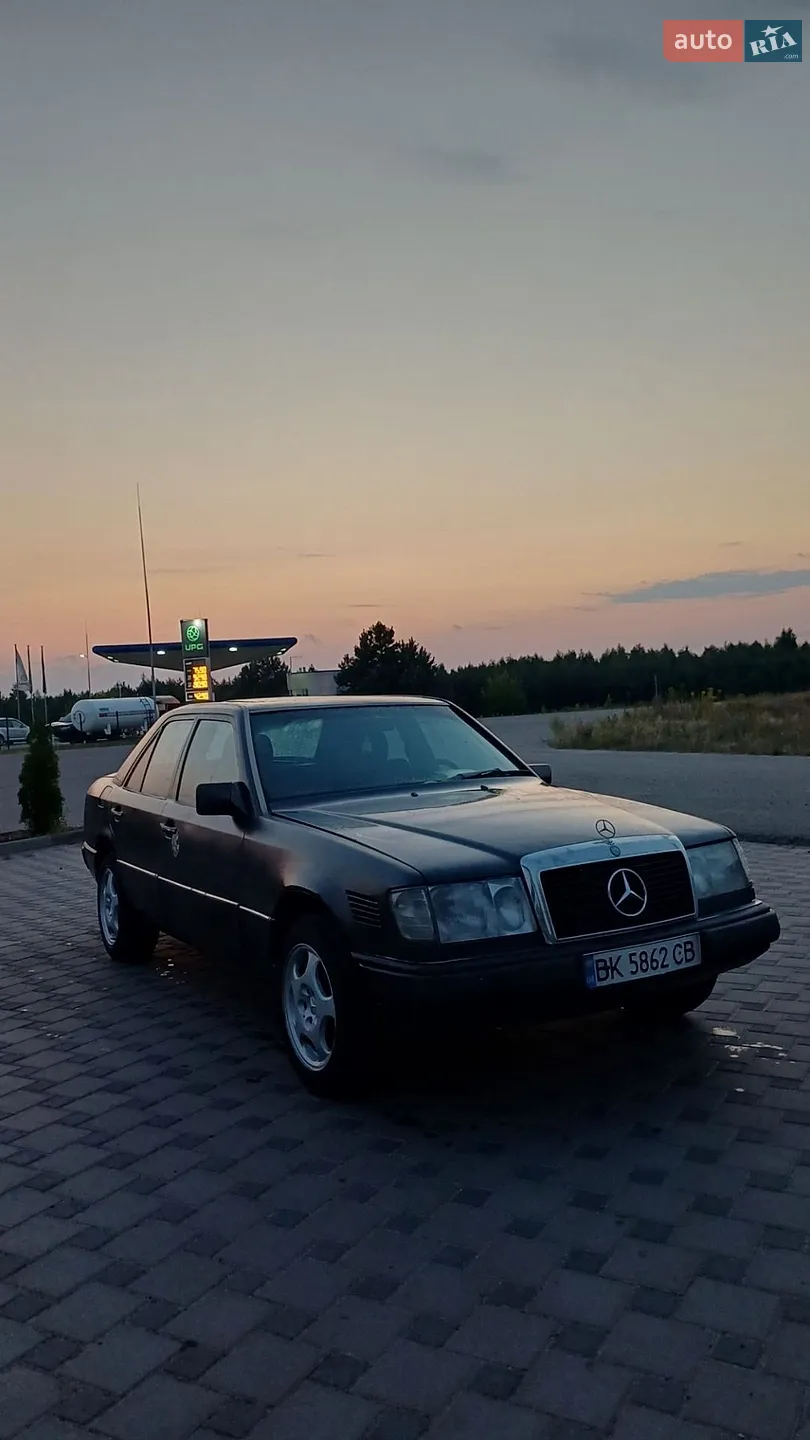 Mercedes-Benz E-Class, 1990