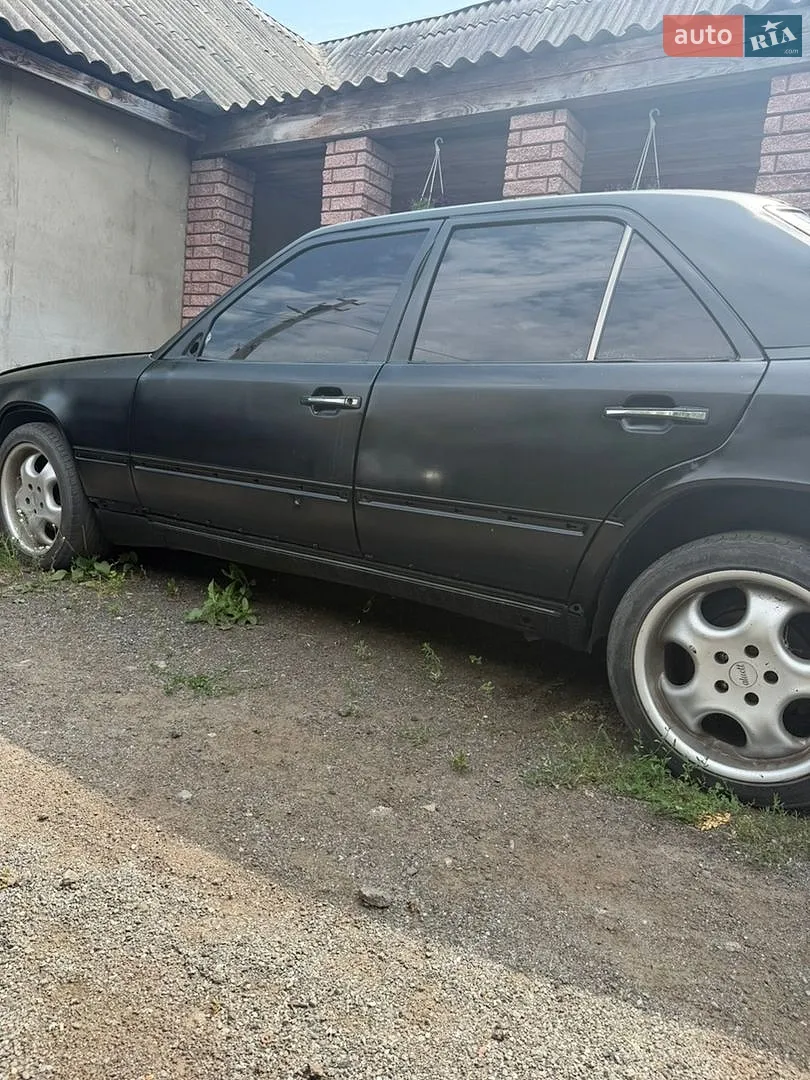 Mercedes-Benz E-Class, 1990