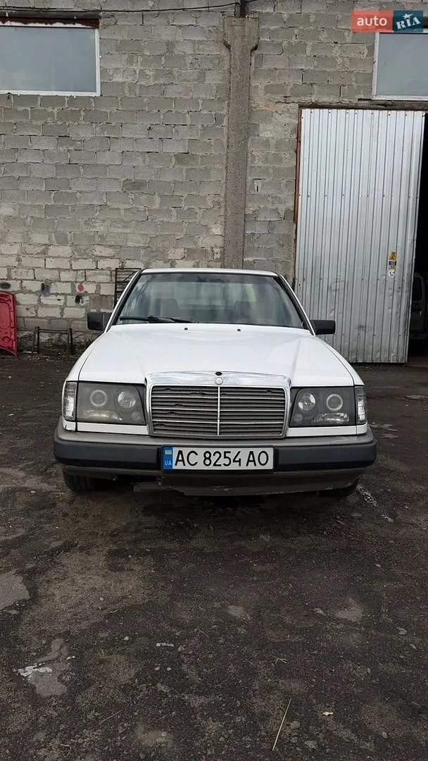 Mercedes-Benz E-Class, 1986