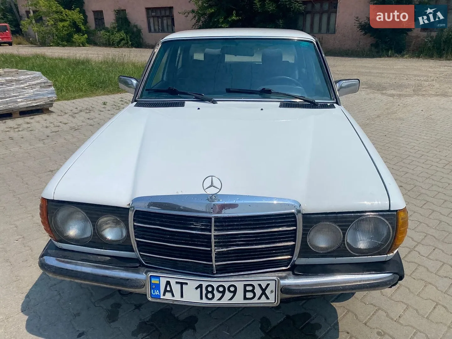 Mercedes-Benz E-Class, 1984