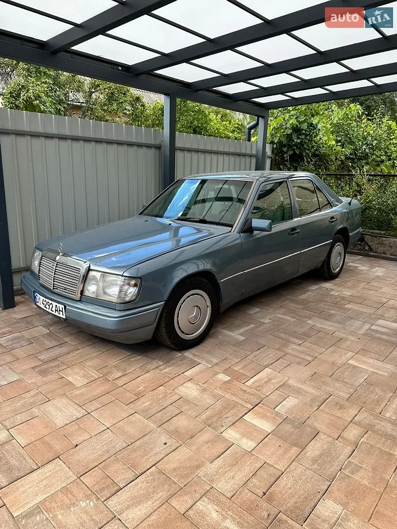 Mercedes-Benz E-Class, 1993