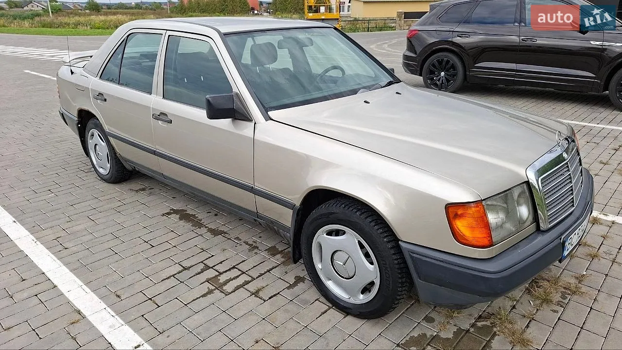Mercedes-Benz E-Class, 1989