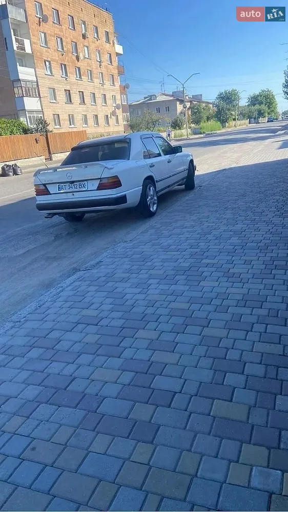 Mercedes-Benz E-Class, 1985