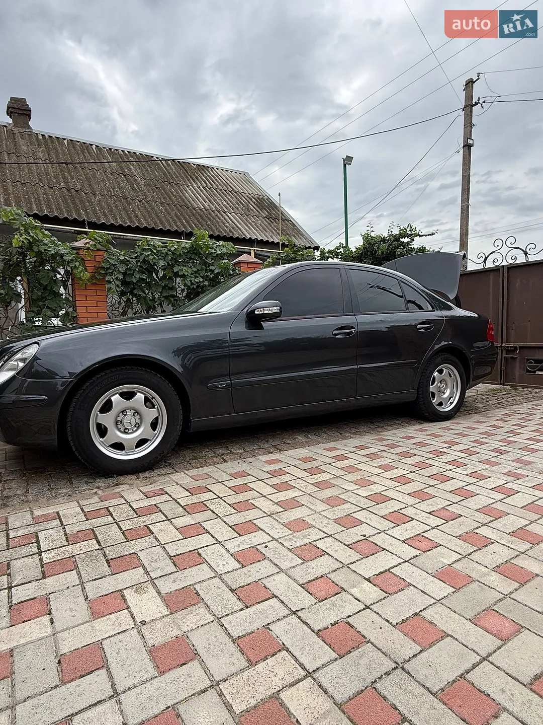 Mercedes-Benz E-Class, 2004