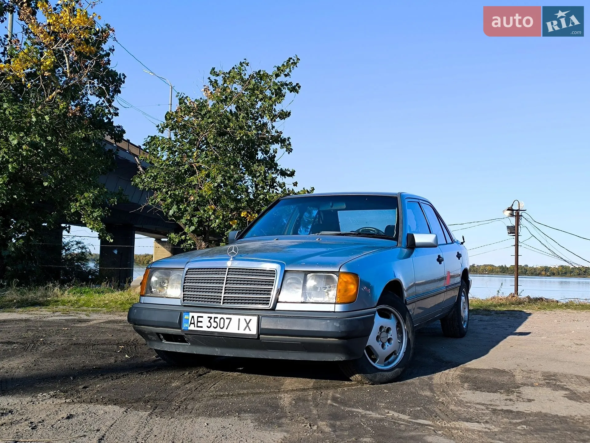 Mercedes-Benz E-Class, 1989