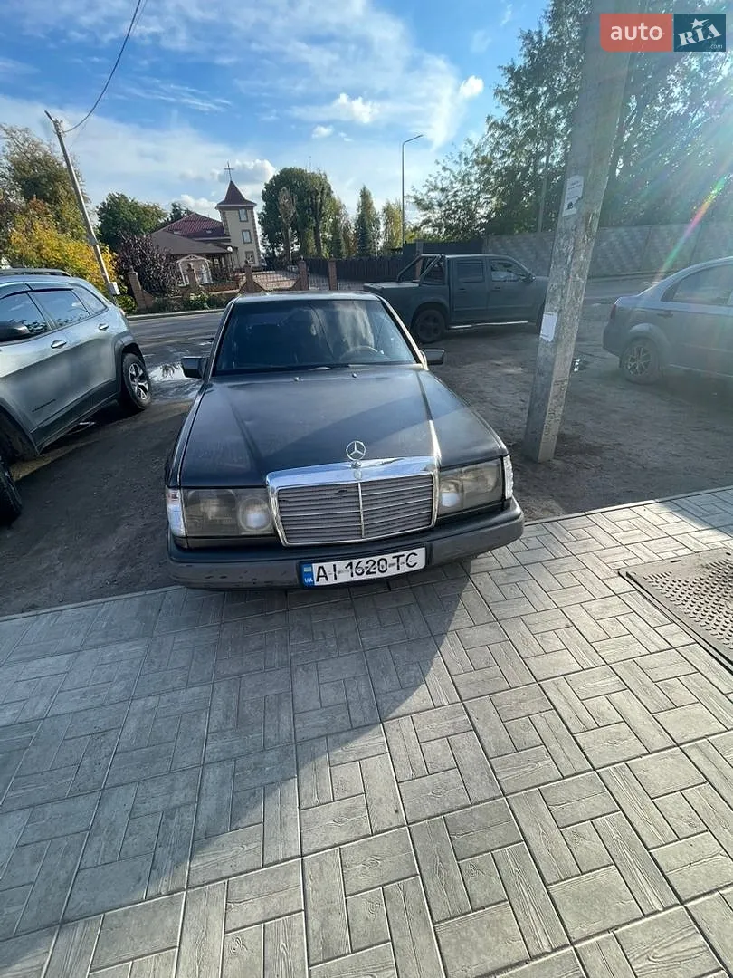 Mercedes-Benz E-Class, 1986