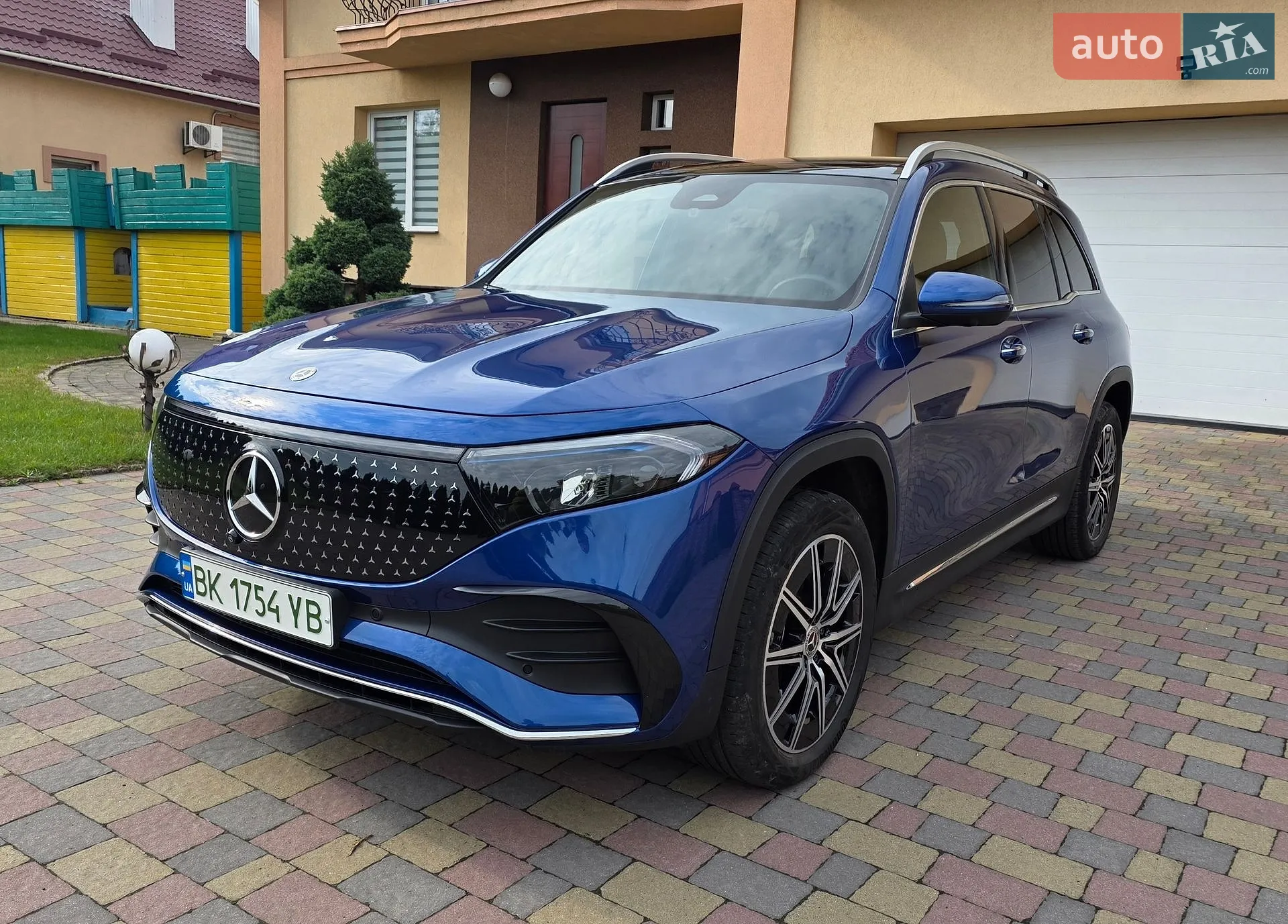 Mercedes-Benz EQB, 2025