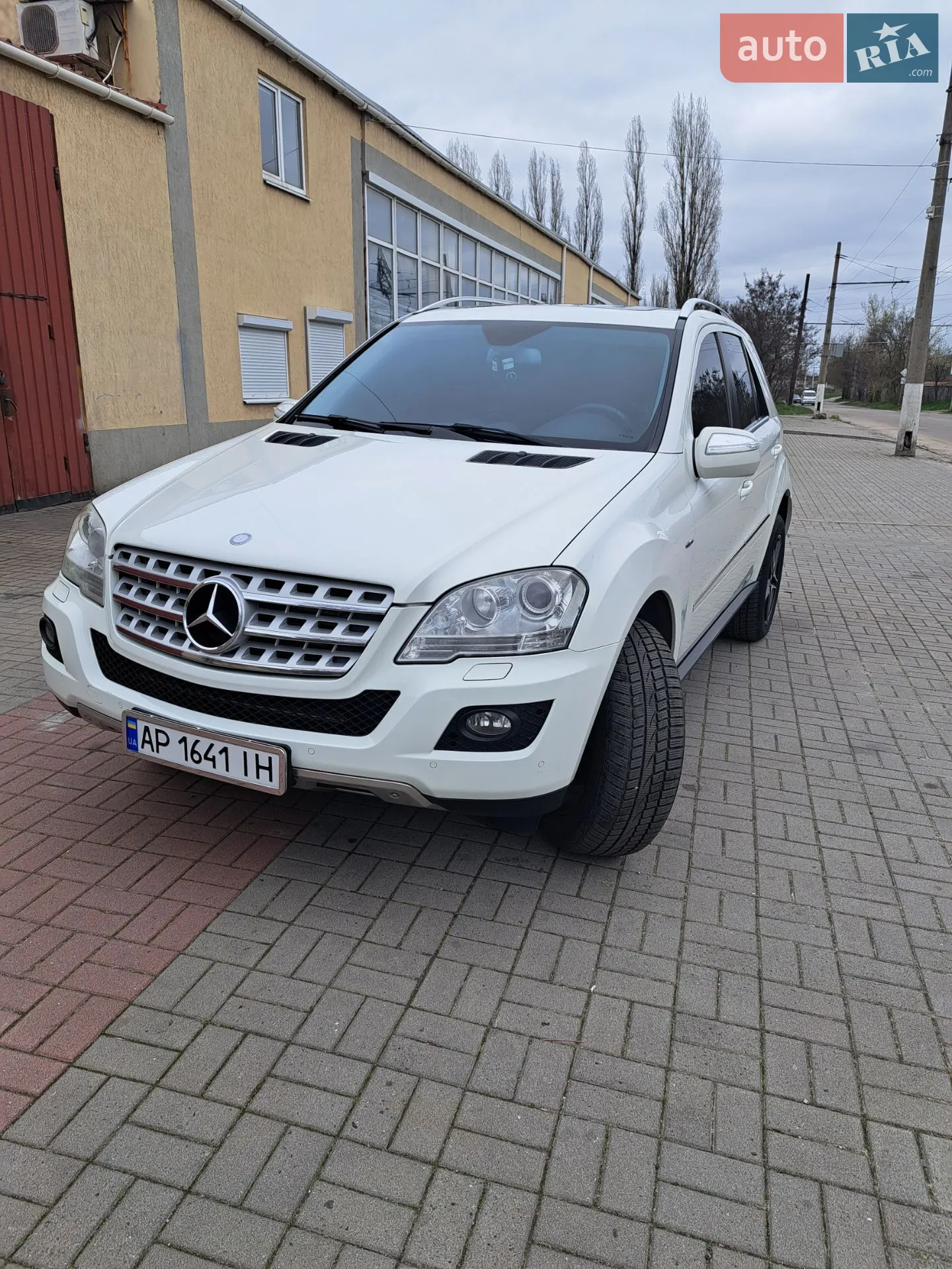 Mercedes-Benz M-Class, 2010