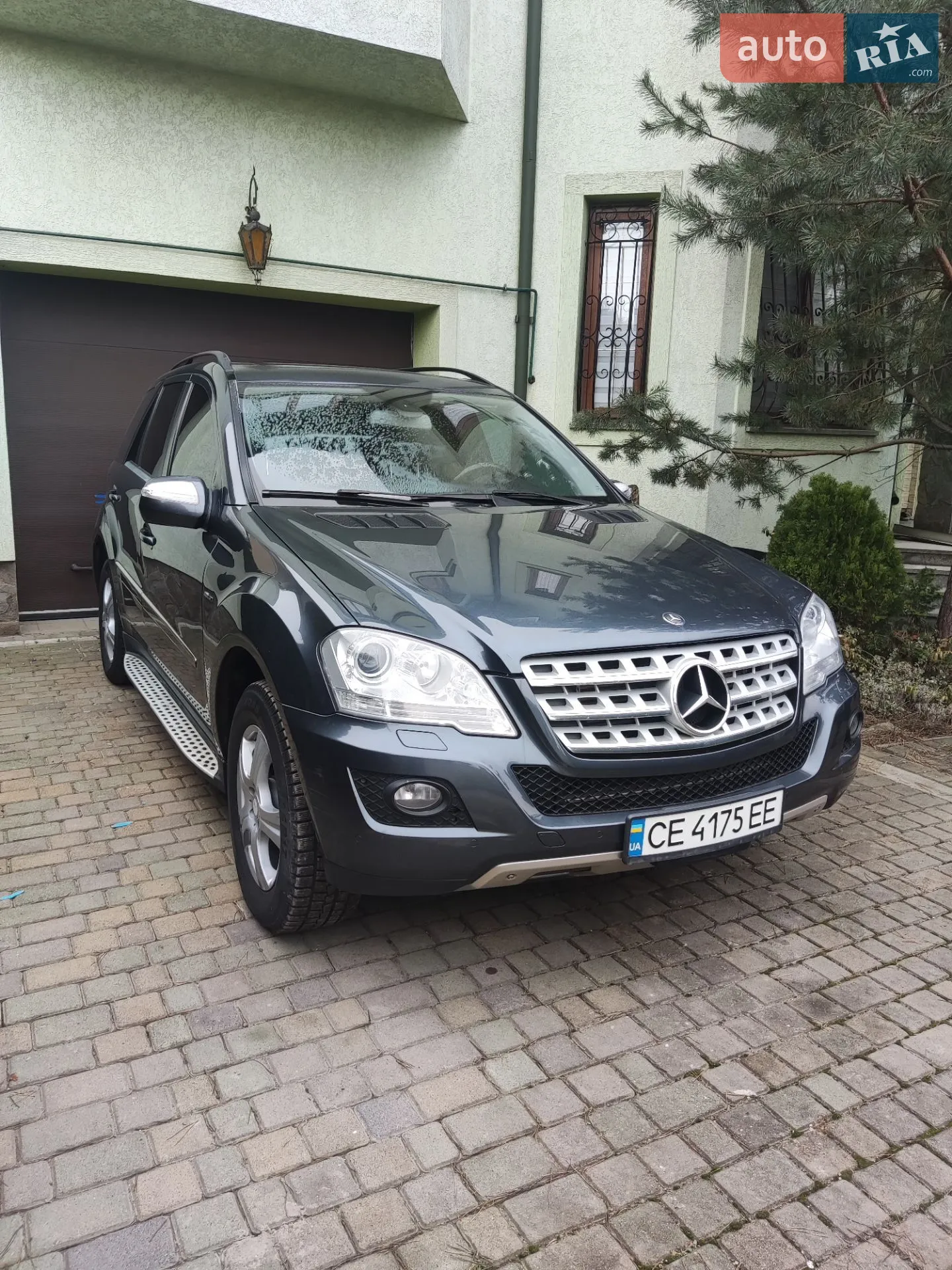 Mercedes-Benz M-Class 2010 — 1