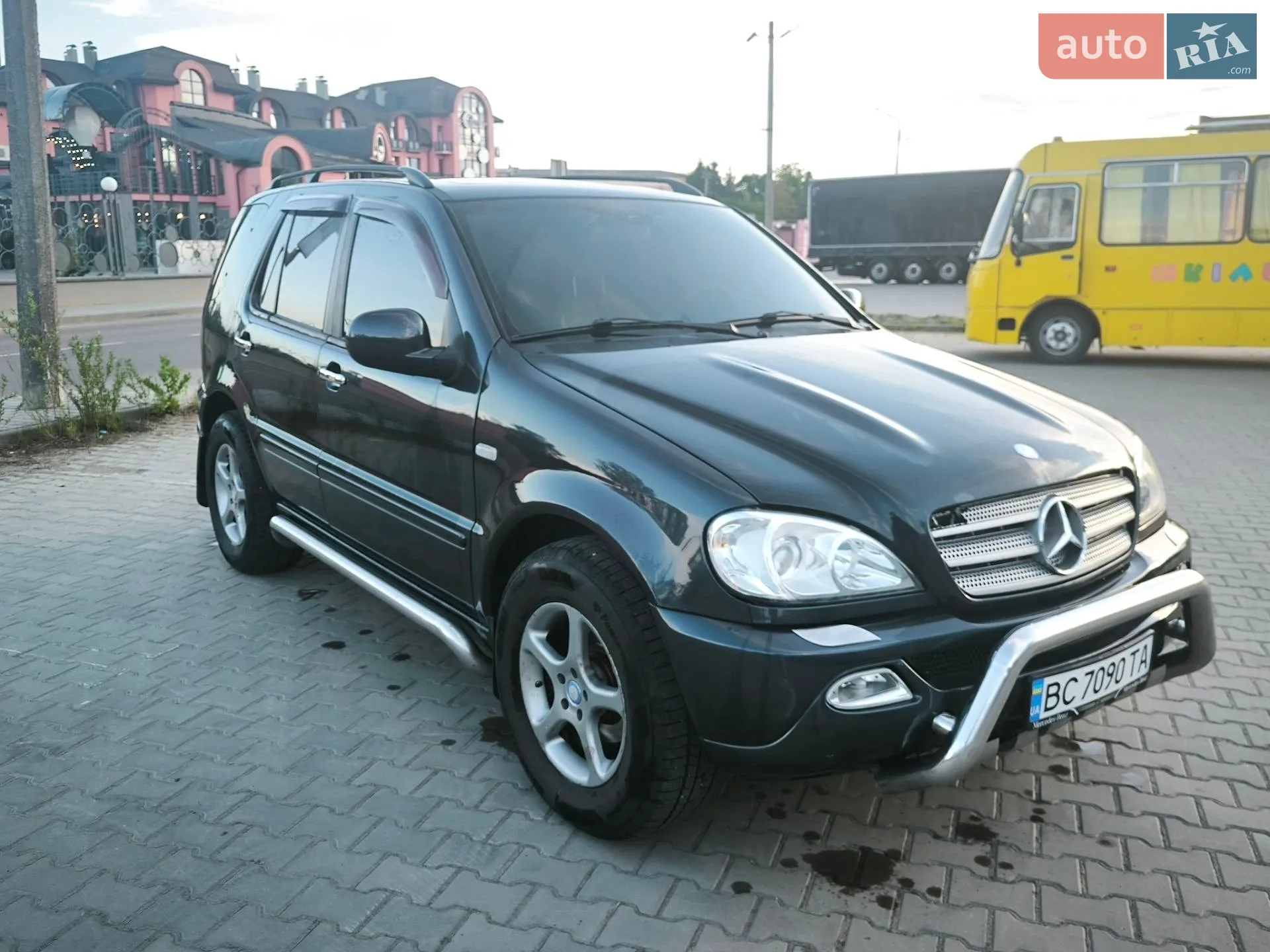 Mercedes-Benz M-Class, 2001