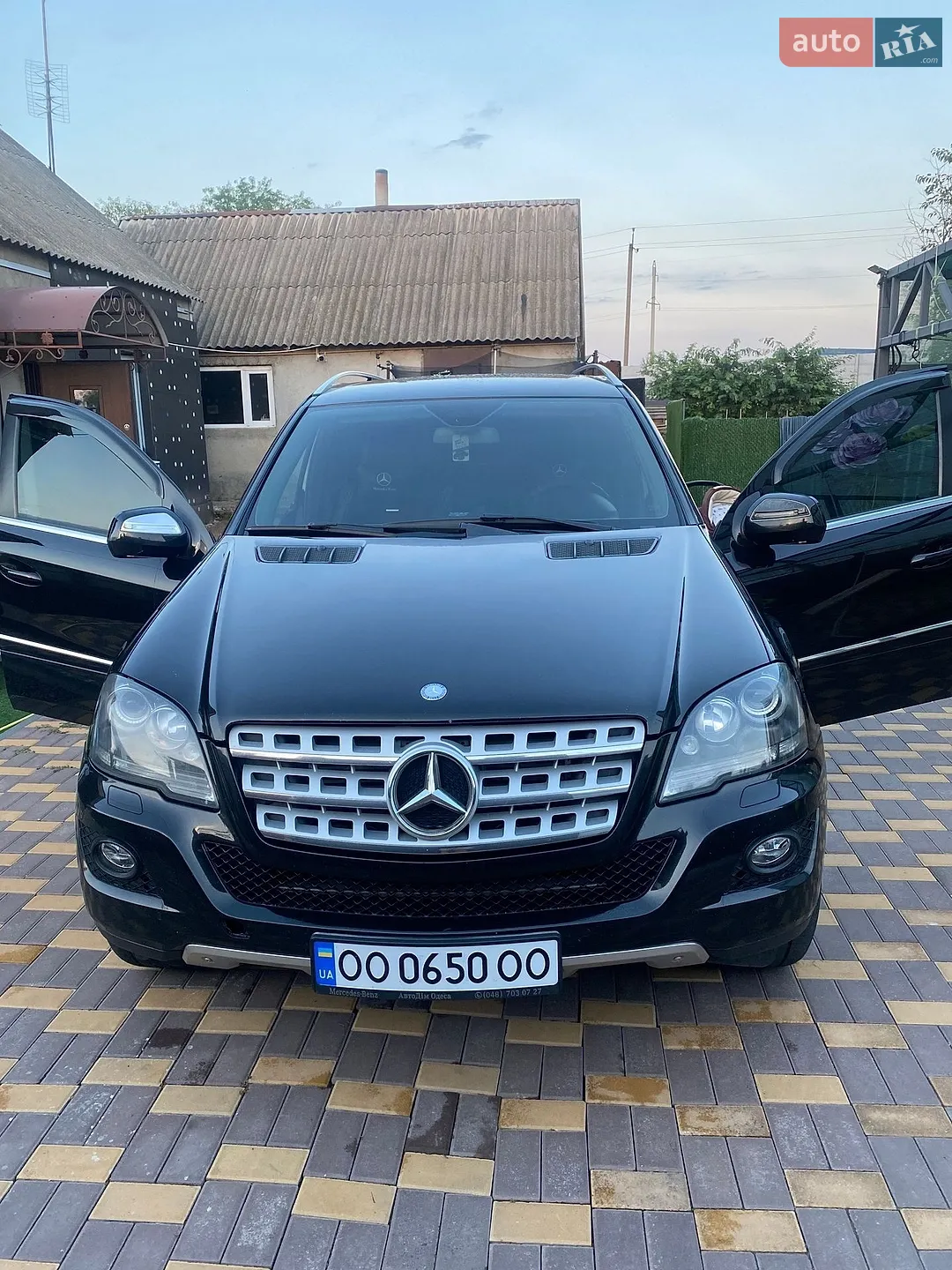 Mercedes-Benz M-Class, 2010