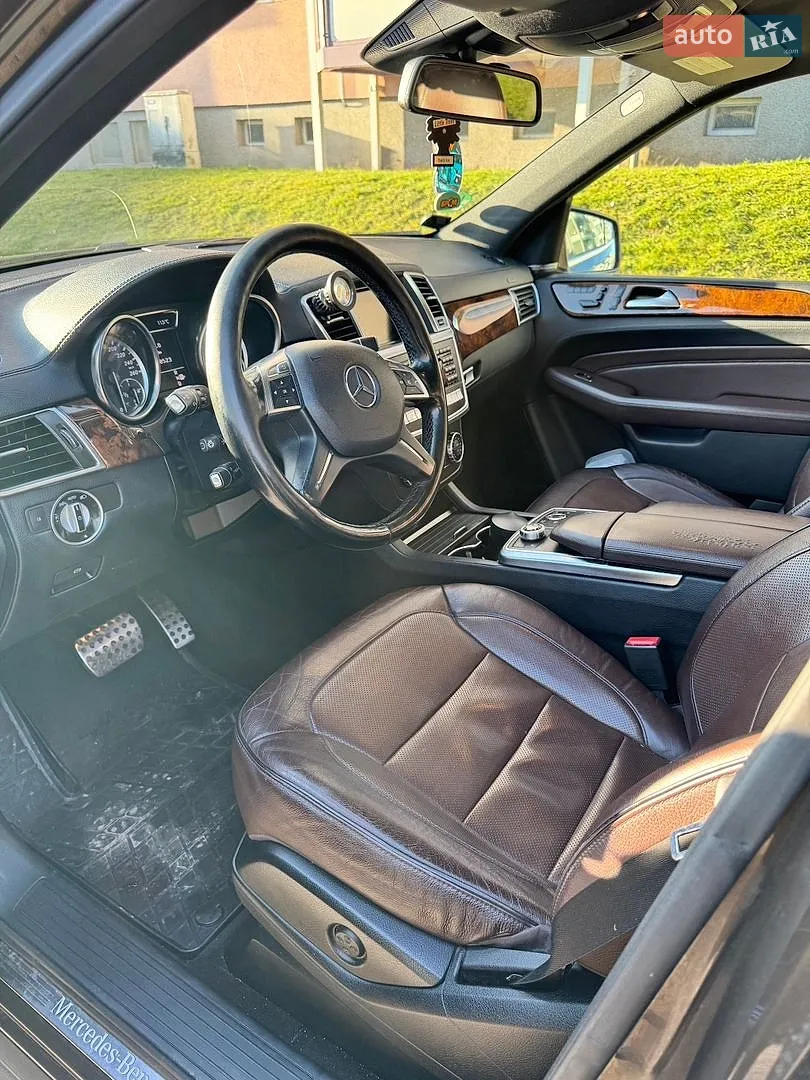 Mercedes-Benz M-Class, 2011