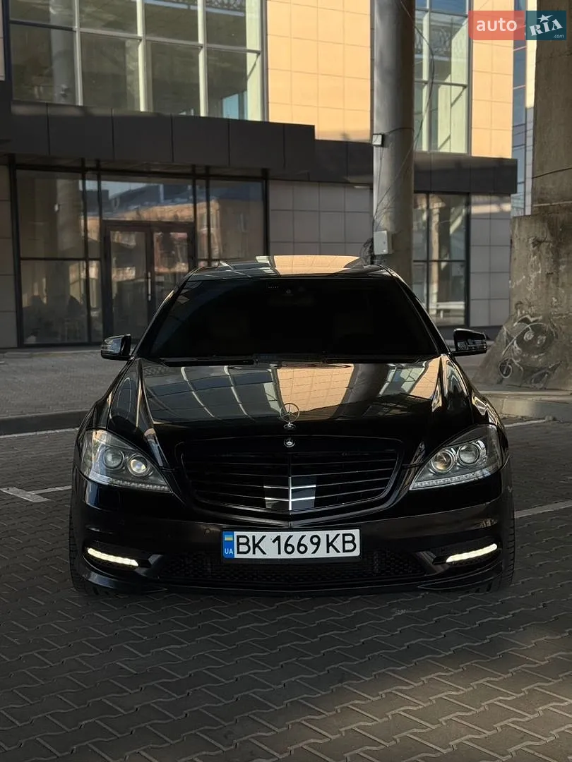 Mercedes-Benz S-Class, 2011