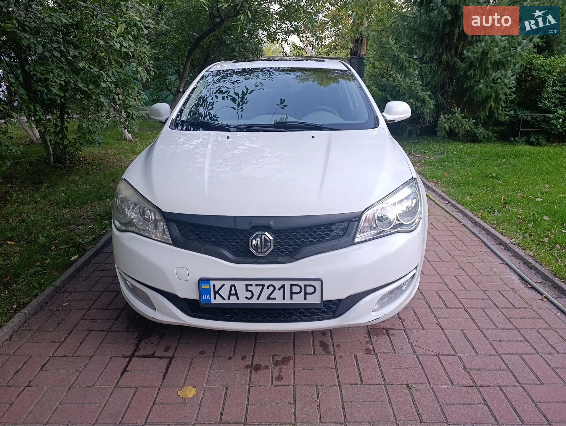 MG 350, 2012