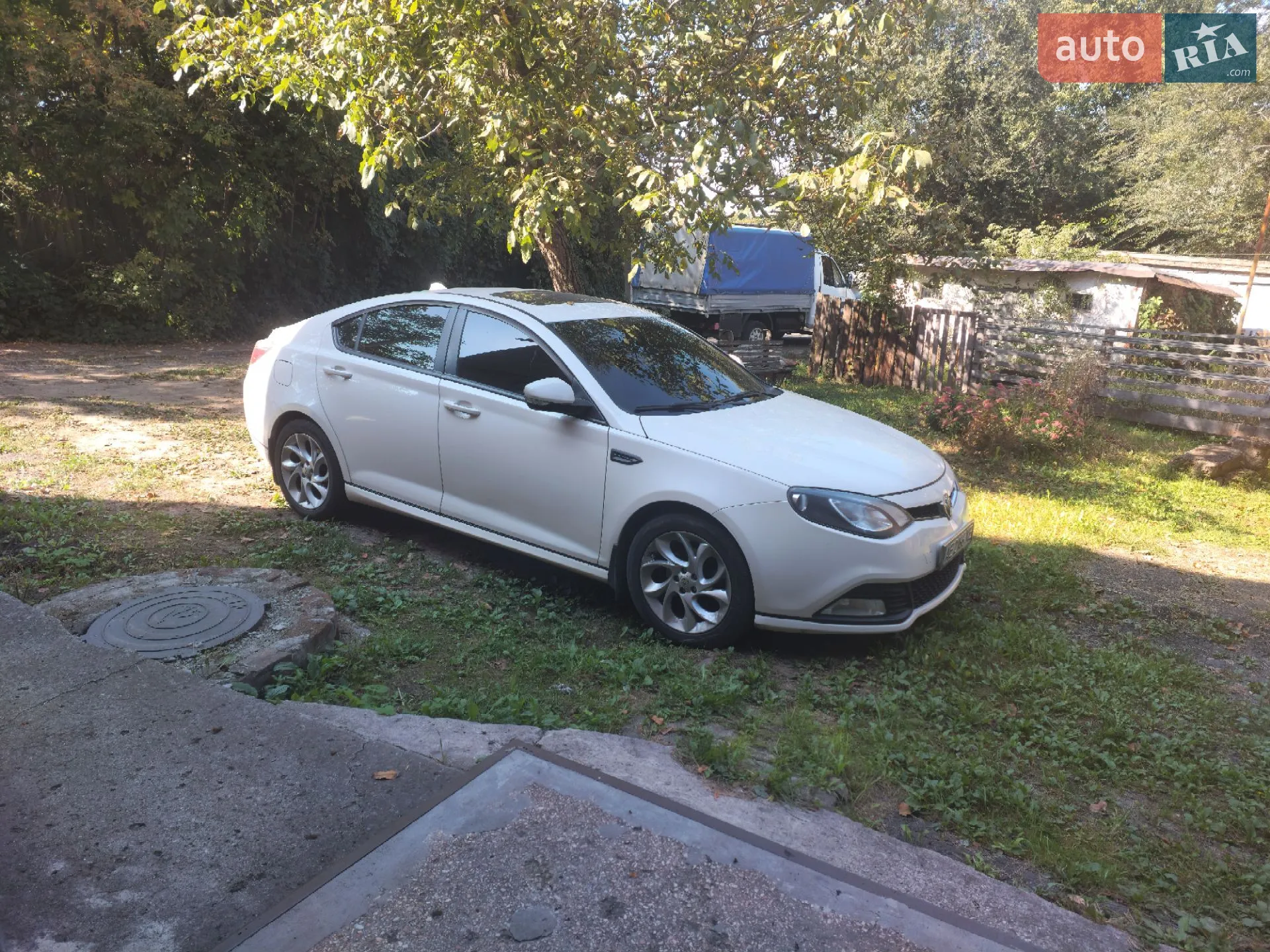 MG 6, 2012