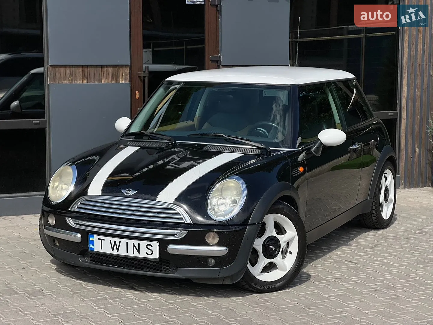 MINI Cooper, 2004