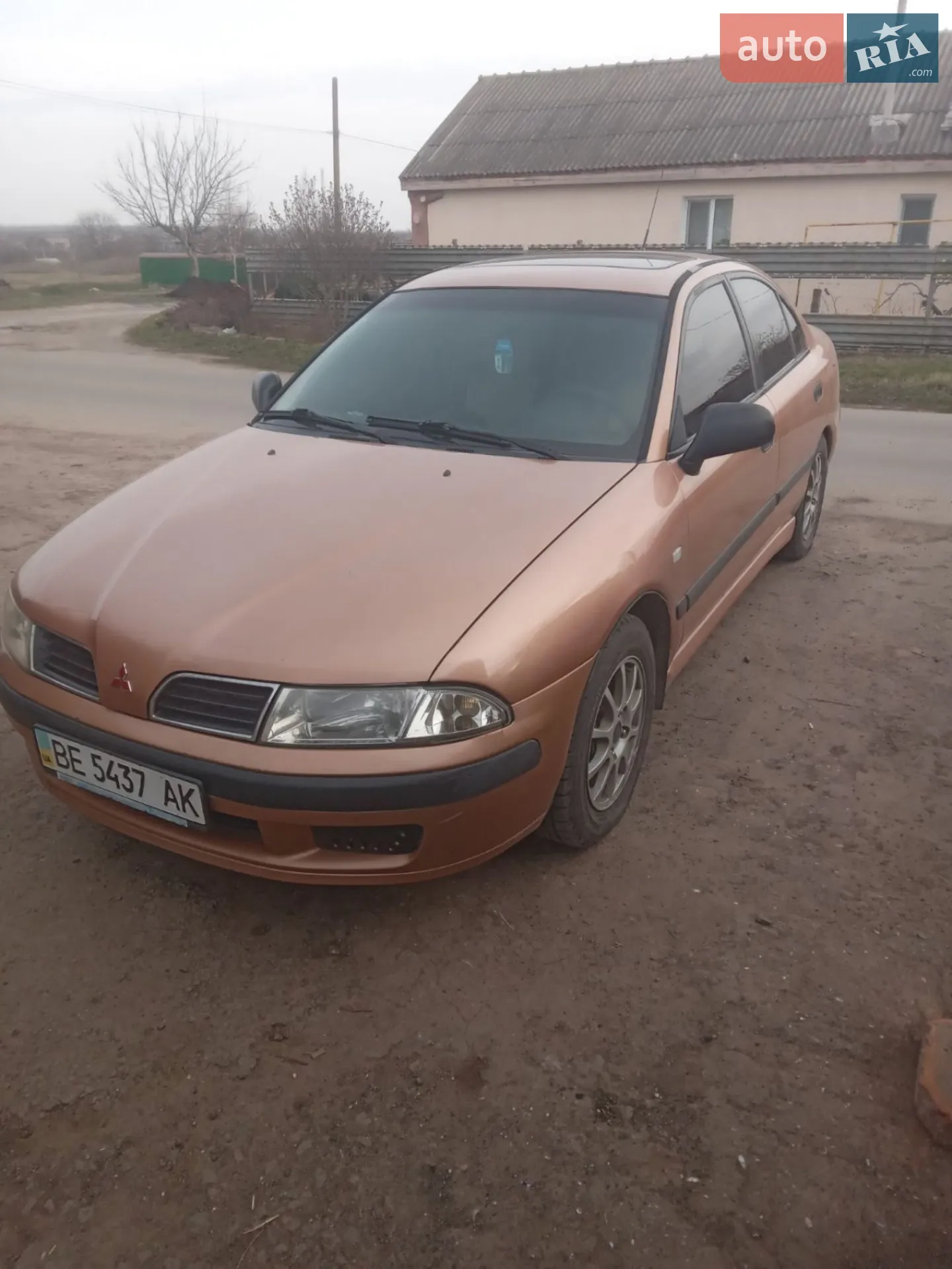 Mitsubishi Carisma, 2001