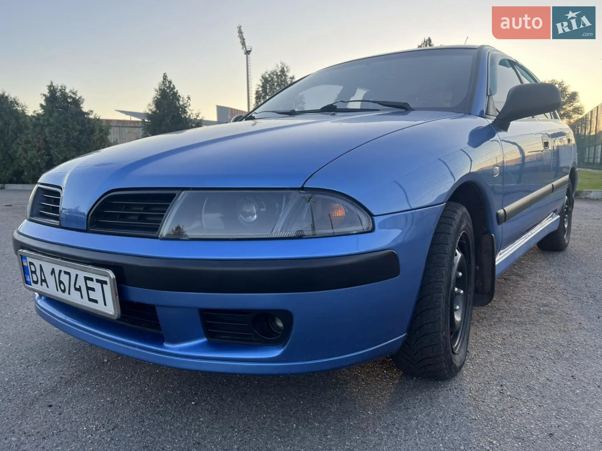 Mitsubishi Carisma, 2001