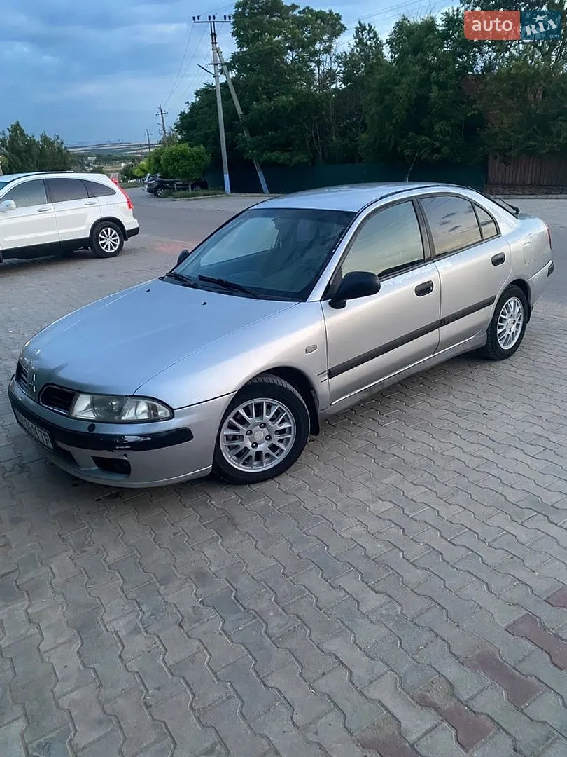 Mitsubishi Carisma, 2001