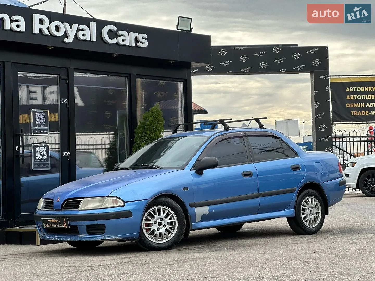 Mitsubishi Carisma, 2001