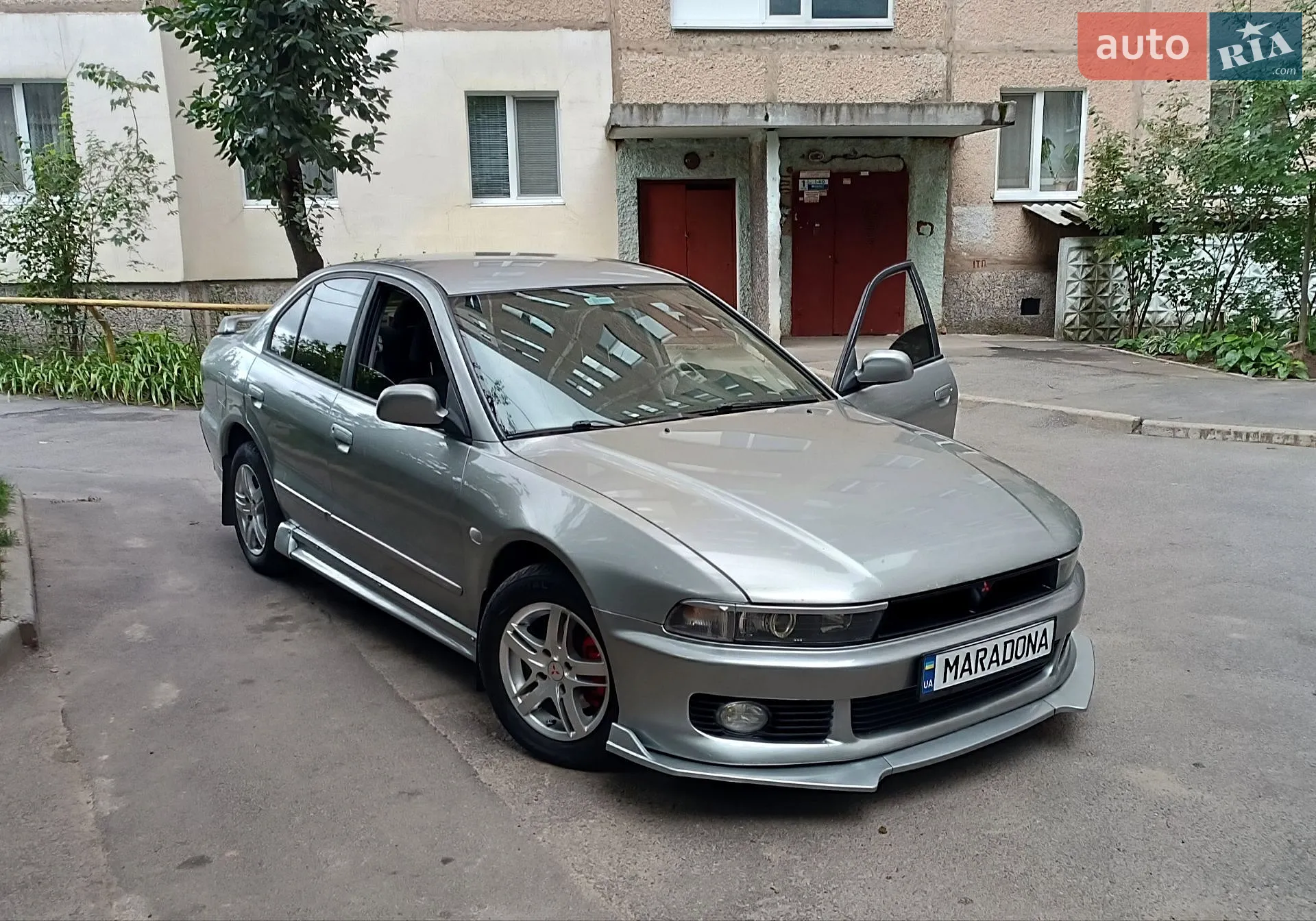 Mitsubishi Galant, 2001
