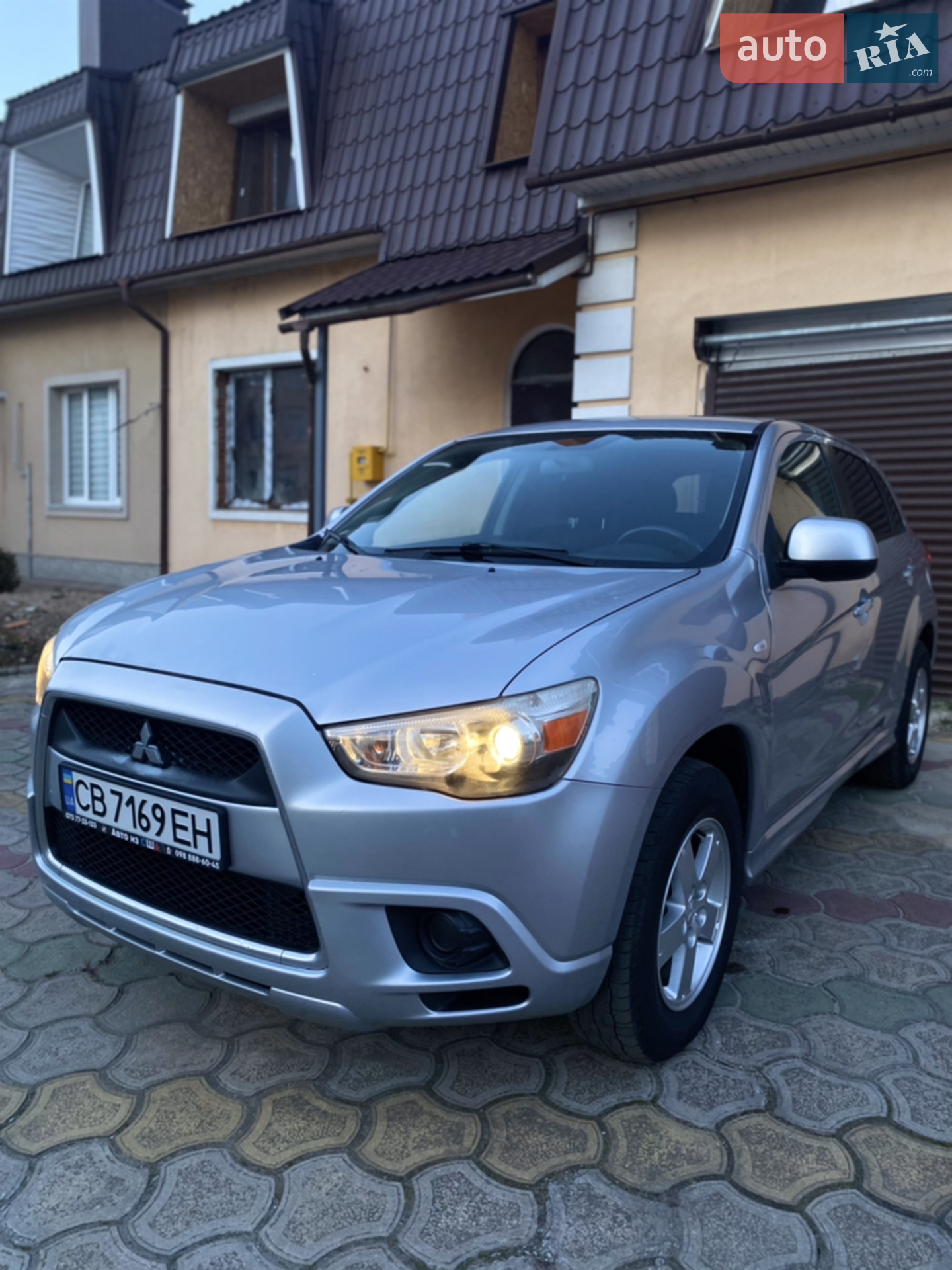 Mitsubishi Outlander Sport, 2011