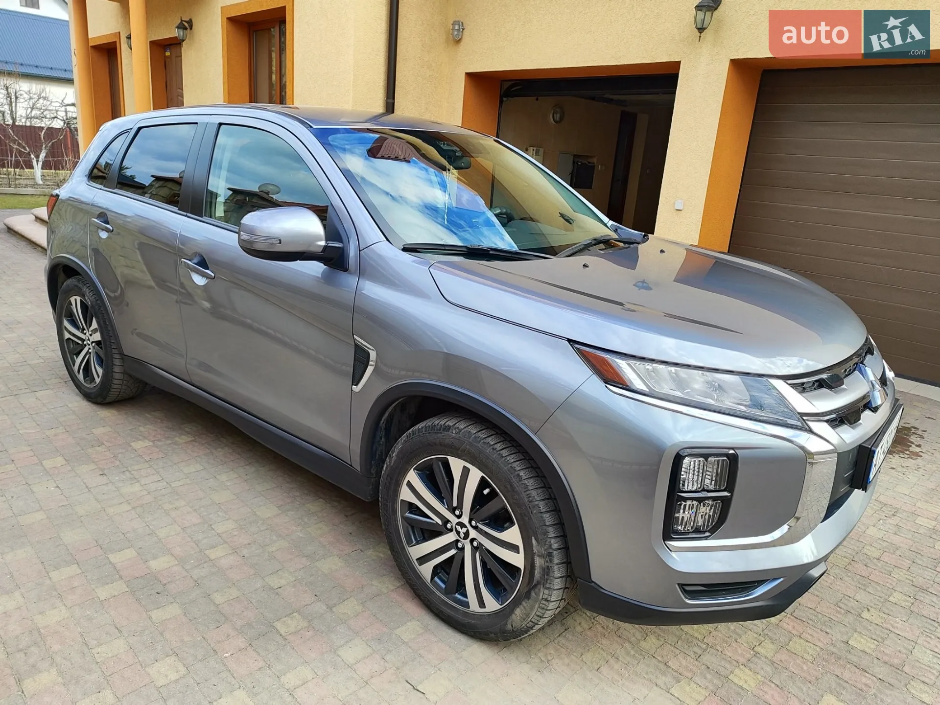Mitsubishi Outlander Sport, 2020