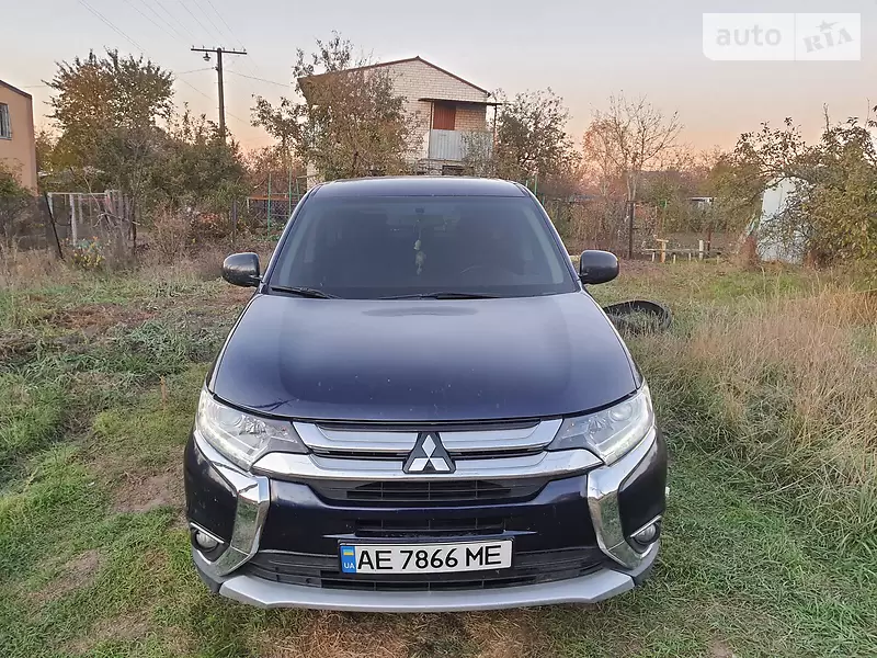 Mitsubishi Outlander, 2016