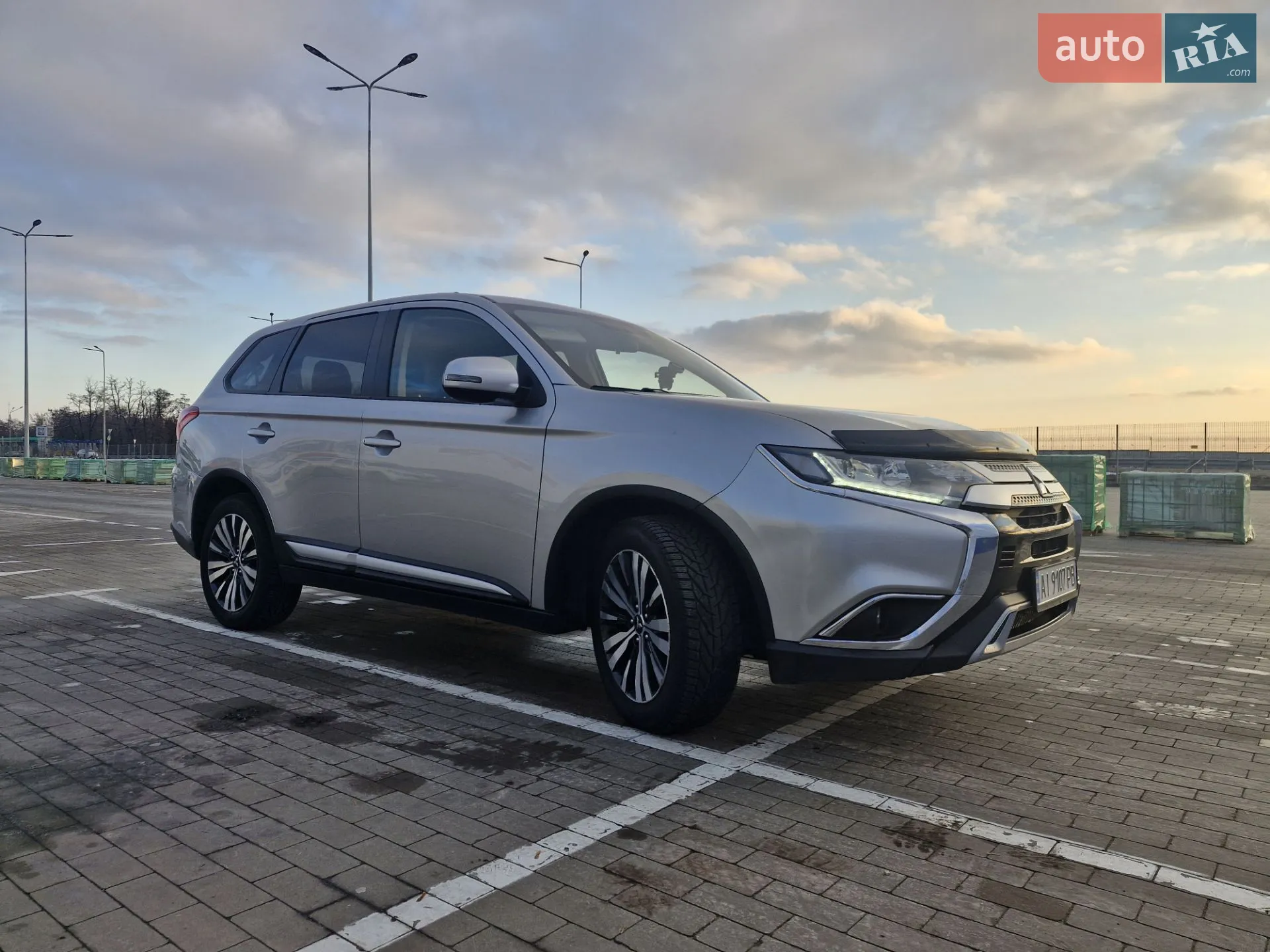Mitsubishi Outlander, 2019