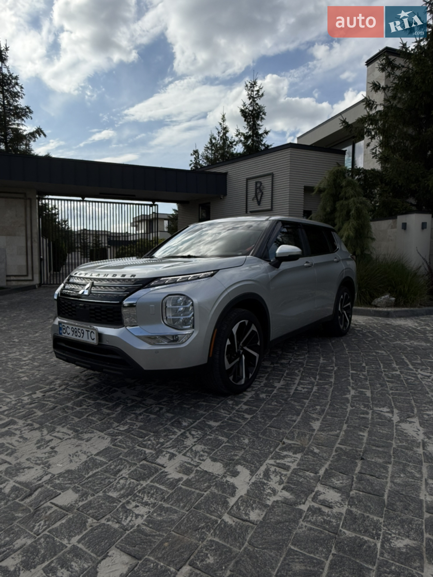 Mitsubishi Outlander, 2022