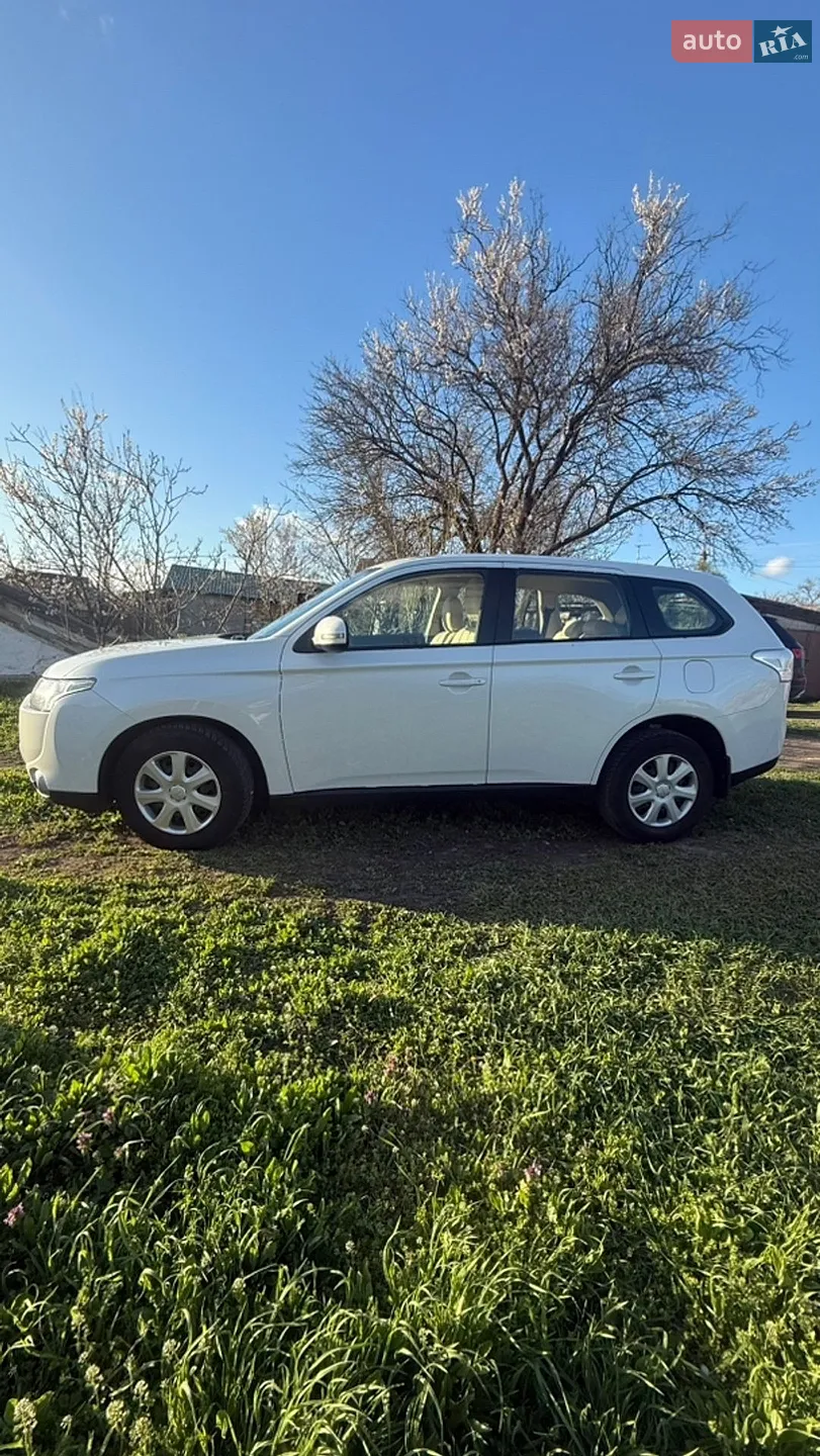 Mitsubishi Outlander, 2012