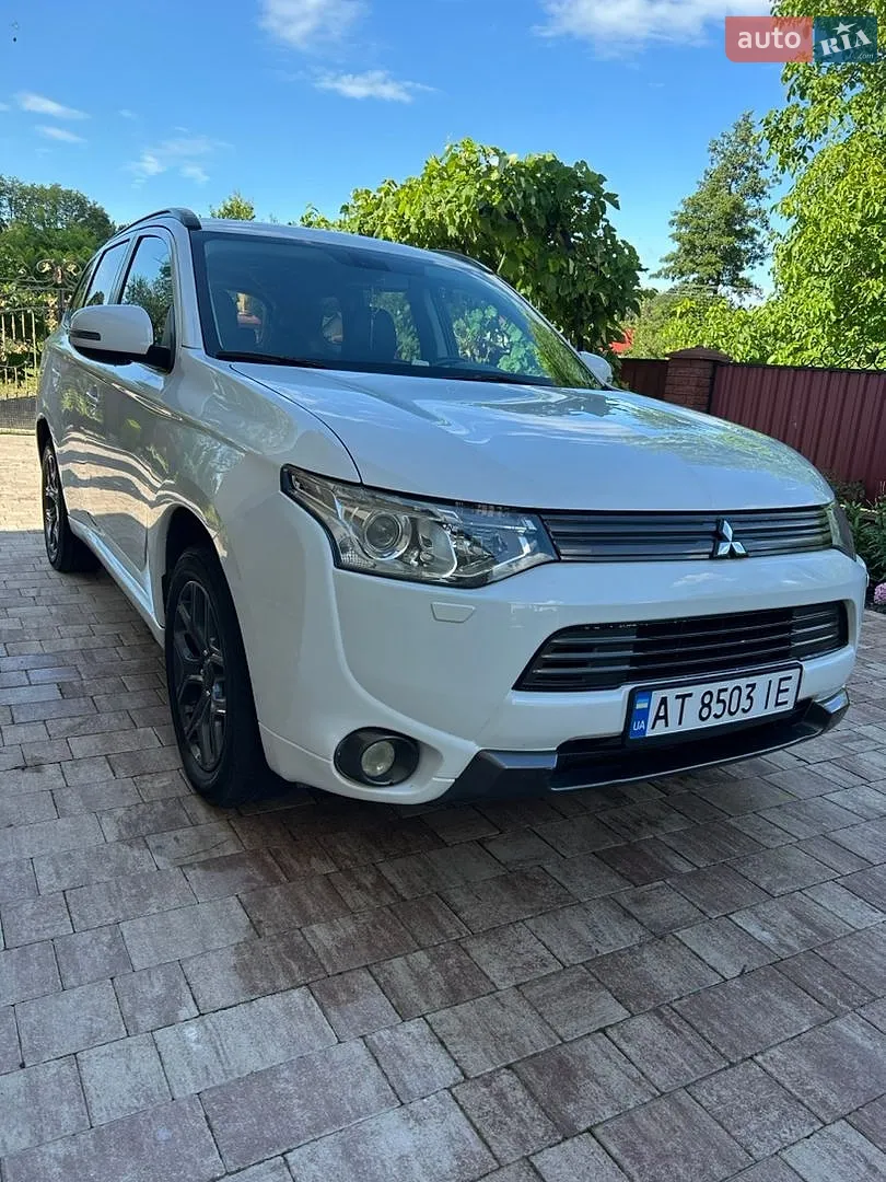Mitsubishi Outlander, 2013