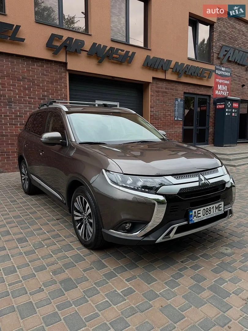 Mitsubishi Outlander, 2019