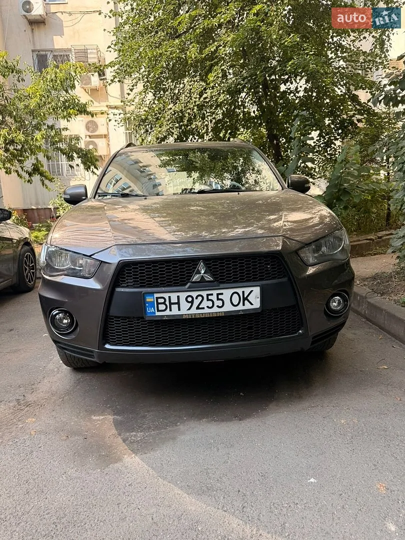 Mitsubishi Outlander, 2011