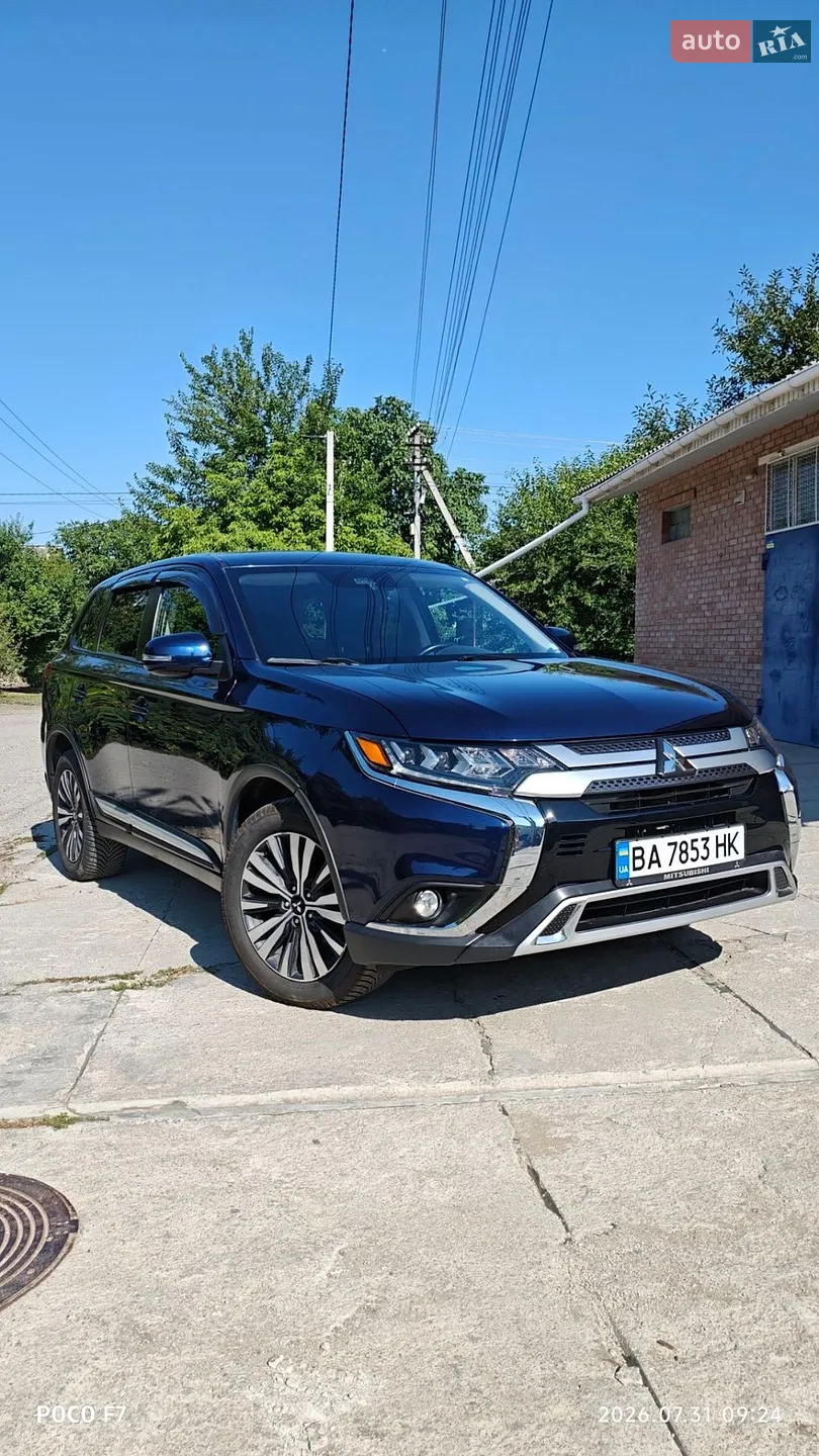 Mitsubishi Outlander, 2020