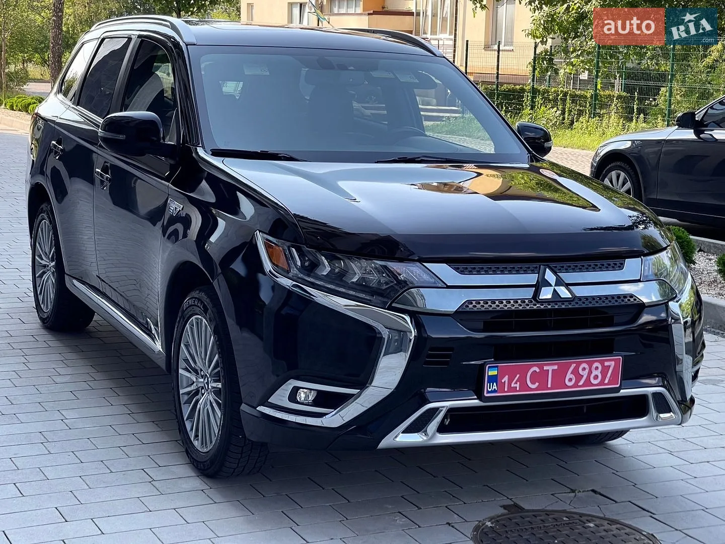 Mitsubishi Outlander, 2020